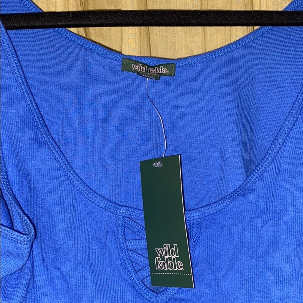 Crop top - Picture 3 of 4